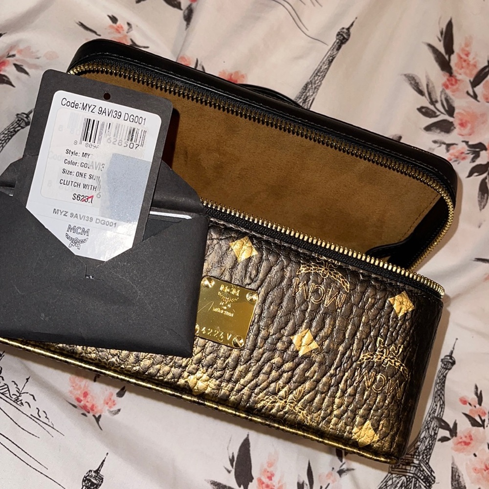 🖤MCM ROCKSTAR VANITY PURSE💛